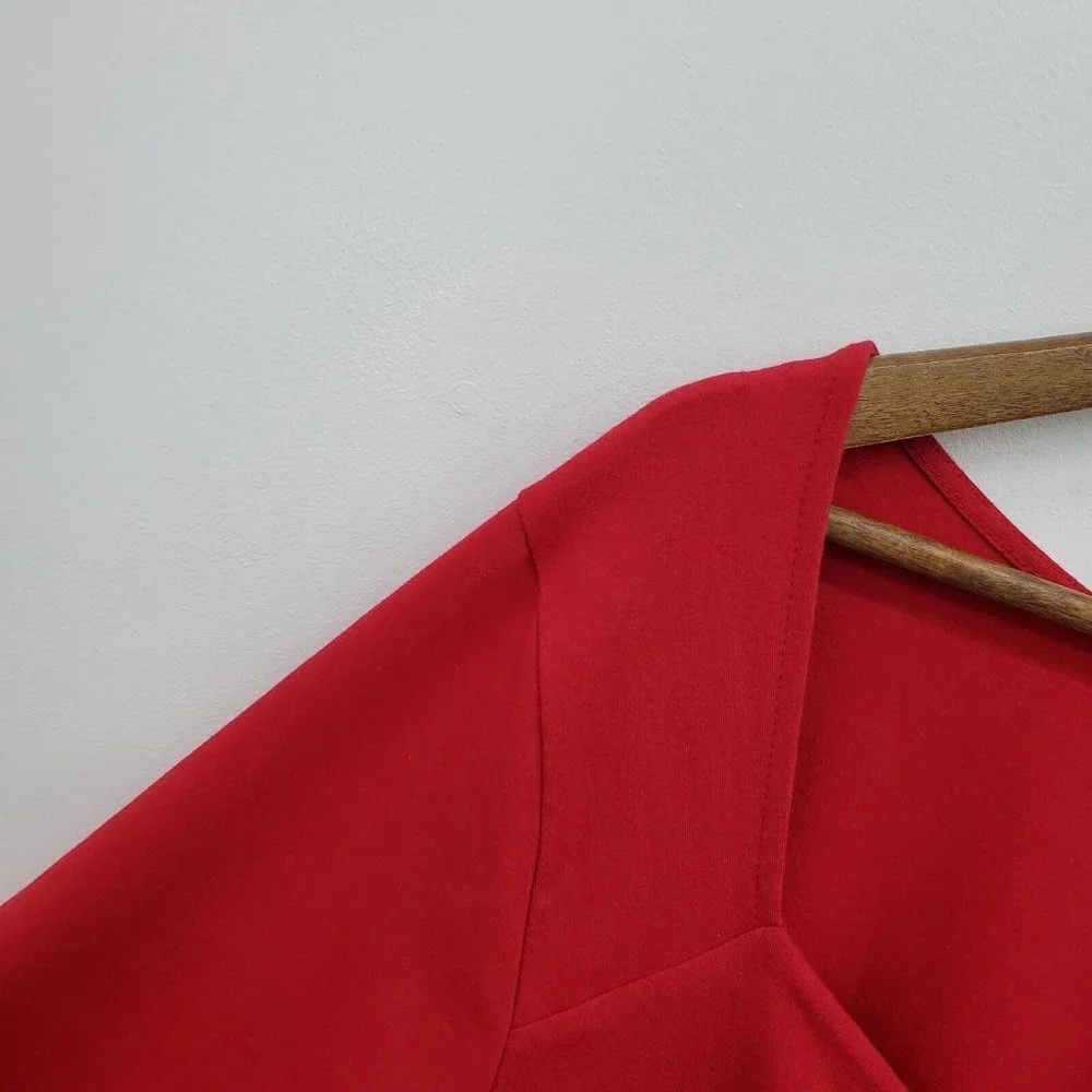 Torrid Womens Red Foxy Sweetheart Twist Top Blouse Plus Size 3 Long‎ Sleeve